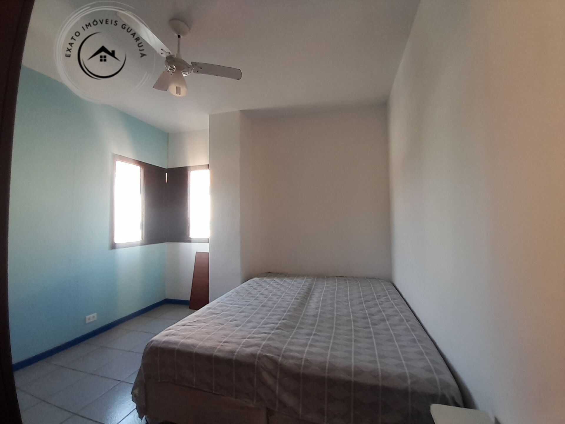 Apartamento Padrão de 03 dormitórios para locação anual na Praia da Enseada. - foto 23