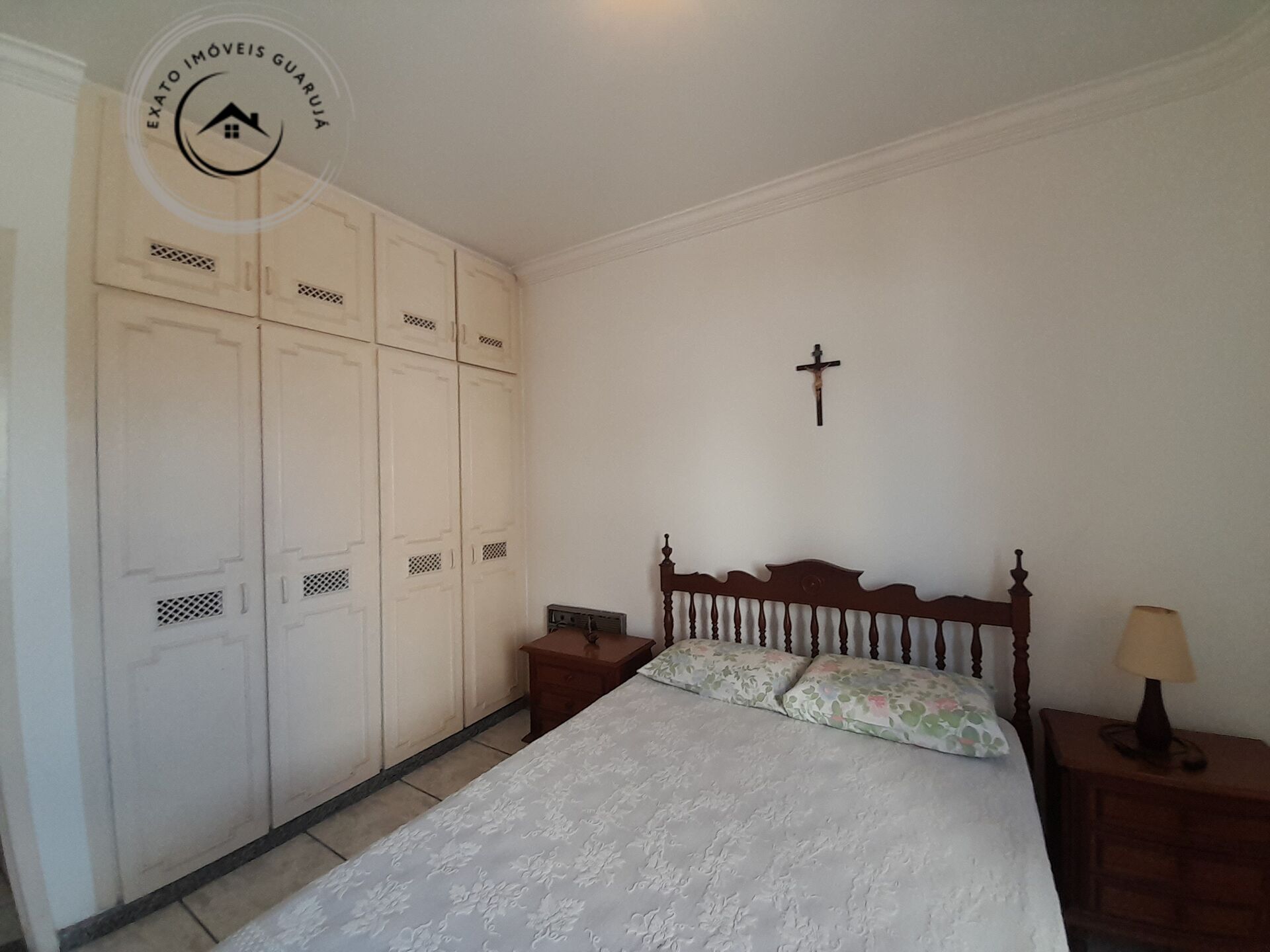 Apartamento Padrão de 03 dormitórios para venda locação anual na Praia da Enseada. - foto 7