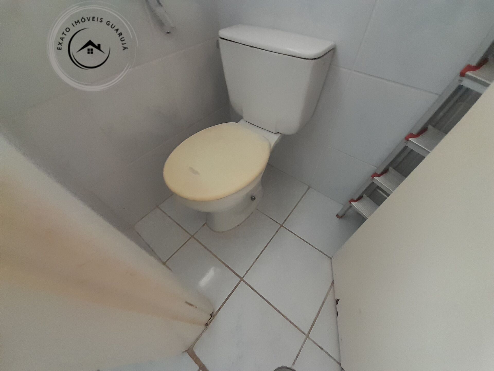 Apartamento Padrão de 03 dormitórios para venda locação anual na Praia da Enseada. - foto 15