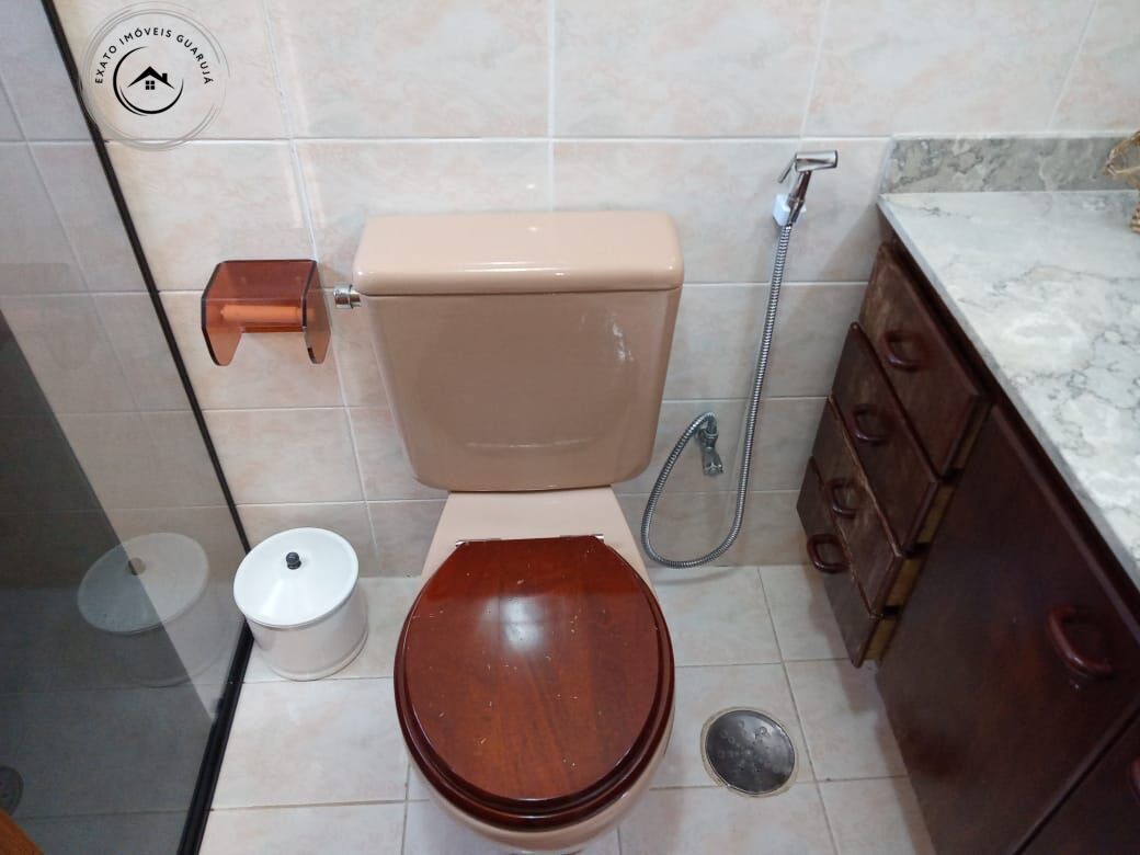 Apartamento Padrão de 03 dormitórios para locação anual na Praia da Enseada. - foto 9