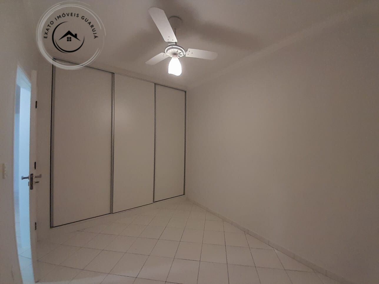 Apartamento Padrão de 02 dormitórios para locação anual na Praia da Enseada - foto 20