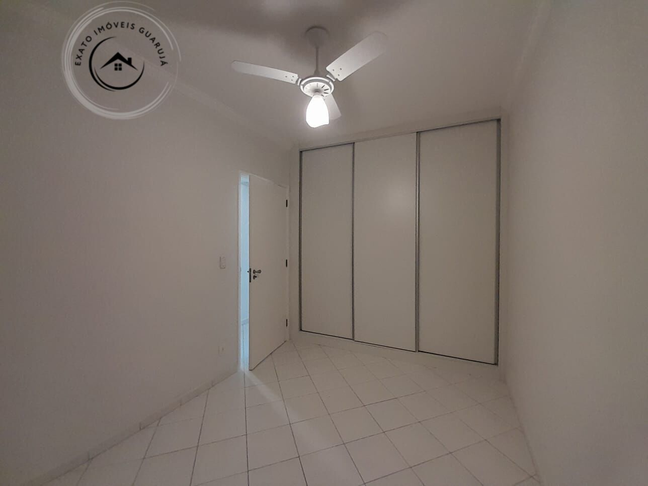 Apartamento Padrão de 02 dormitórios para locação anual na Praia da Enseada - foto 21