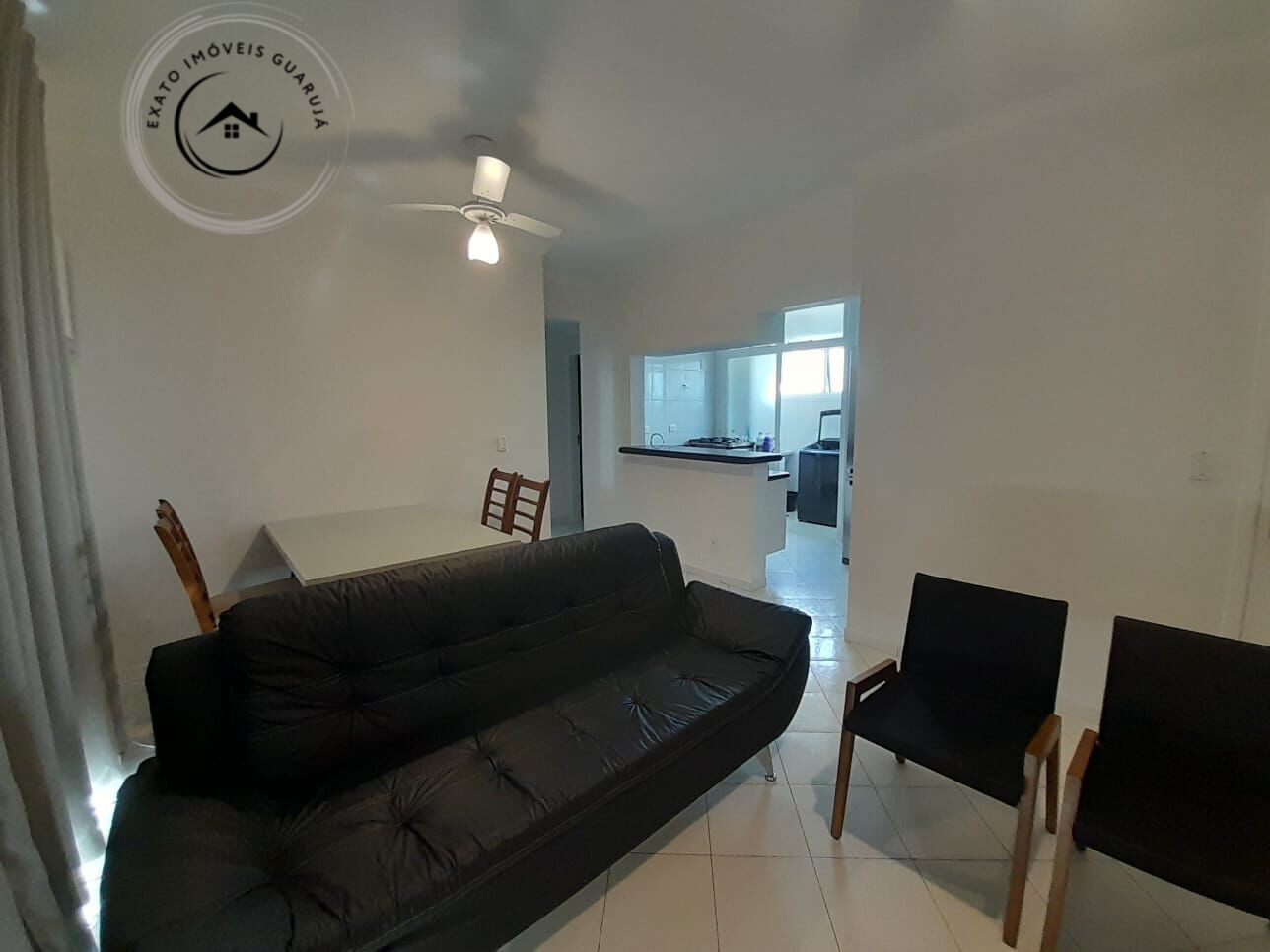 Apartamento Padrão de 02 dormitórios para locação anual na Praia da Enseada - foto 6