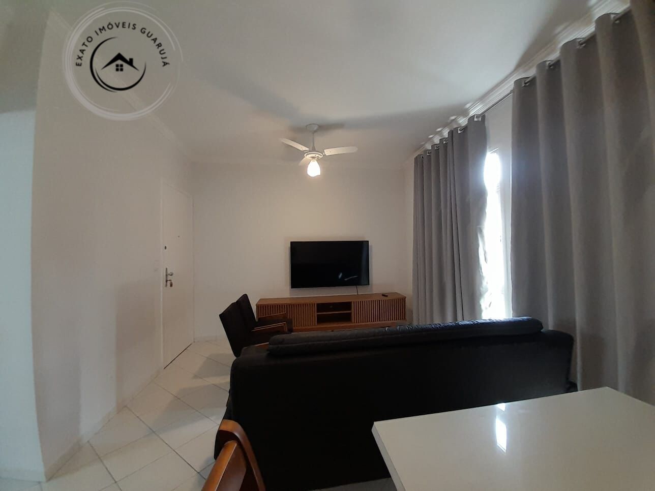 Apartamento Padrão de 02 dormitórios para locação anual na Praia da Enseada - foto 3