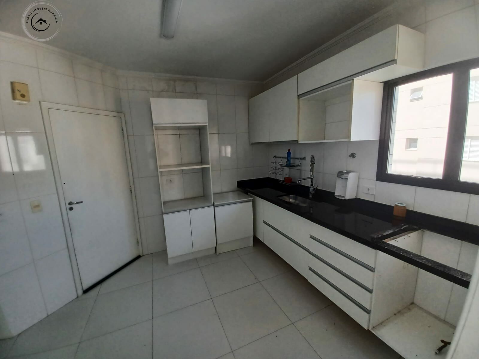 Apartamento Alto Padrão de 04 dormitórios frente total para o mar nas Astúrias - foto 29