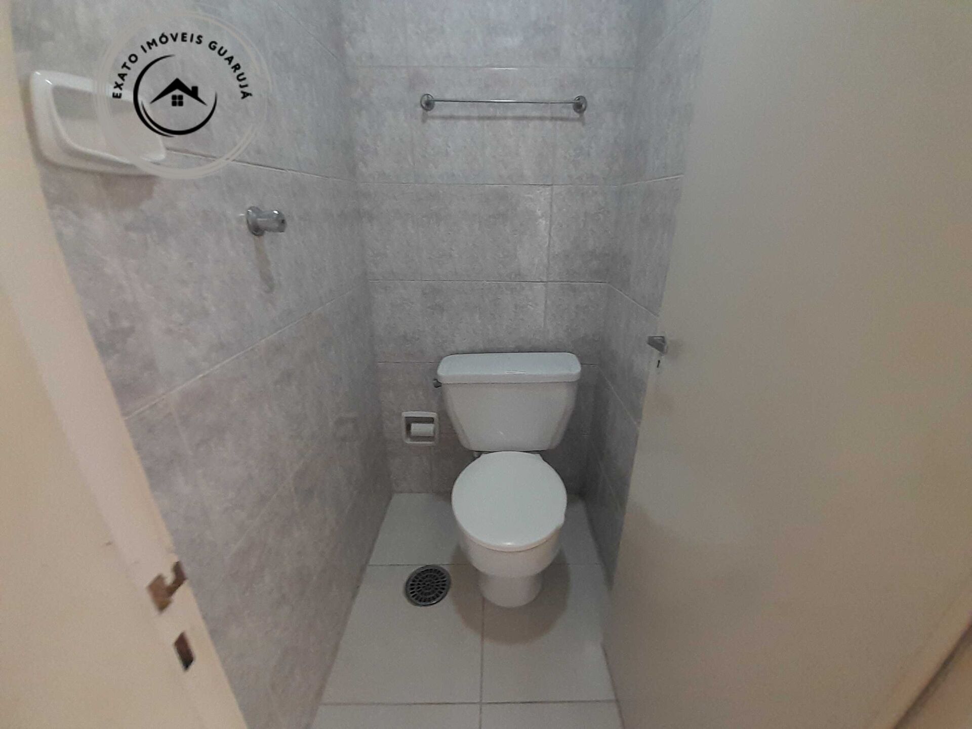 Apartamento de 03 dormitórios para locação anual na Praia da Enseada. - foto 22
