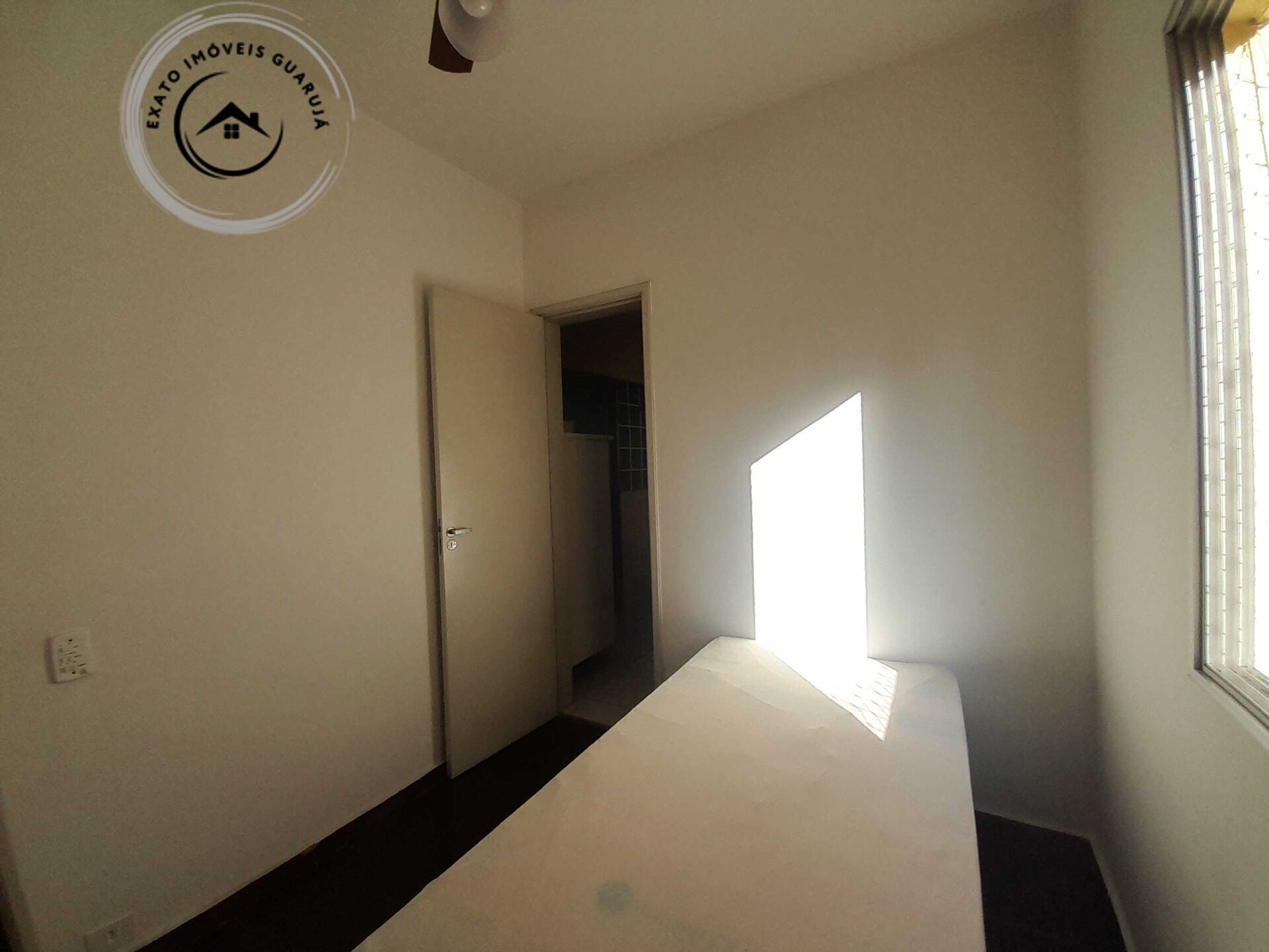 Apartamento de 03 dormitórios para locação anual na Praia da Enseada. - foto 15