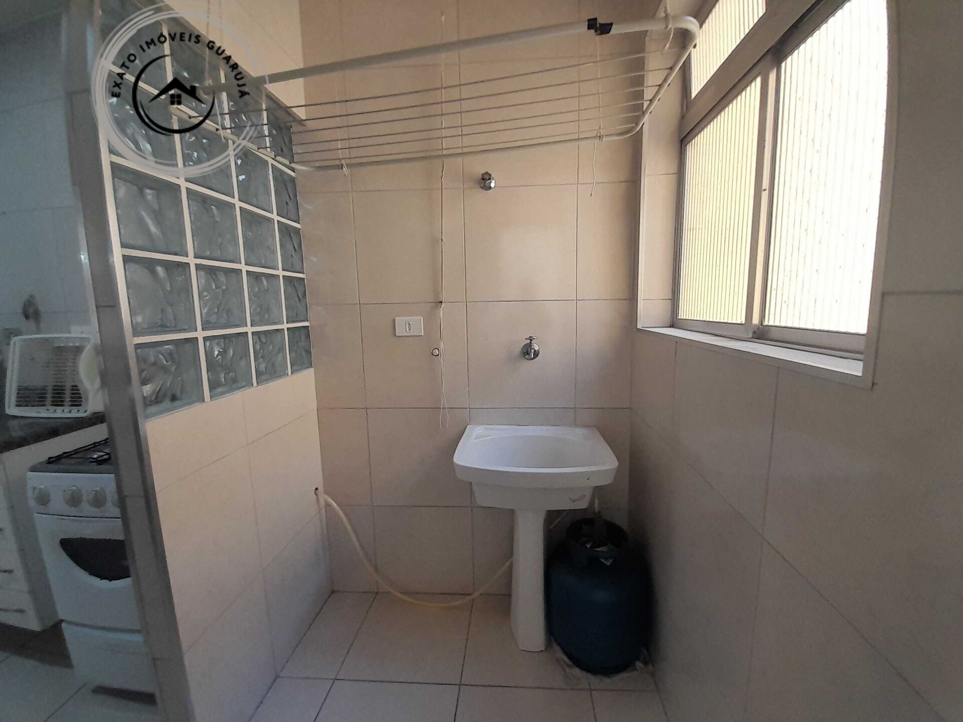 Apartamento de 03 dormitórios para locação anual na Praia da Enseada. - foto 21