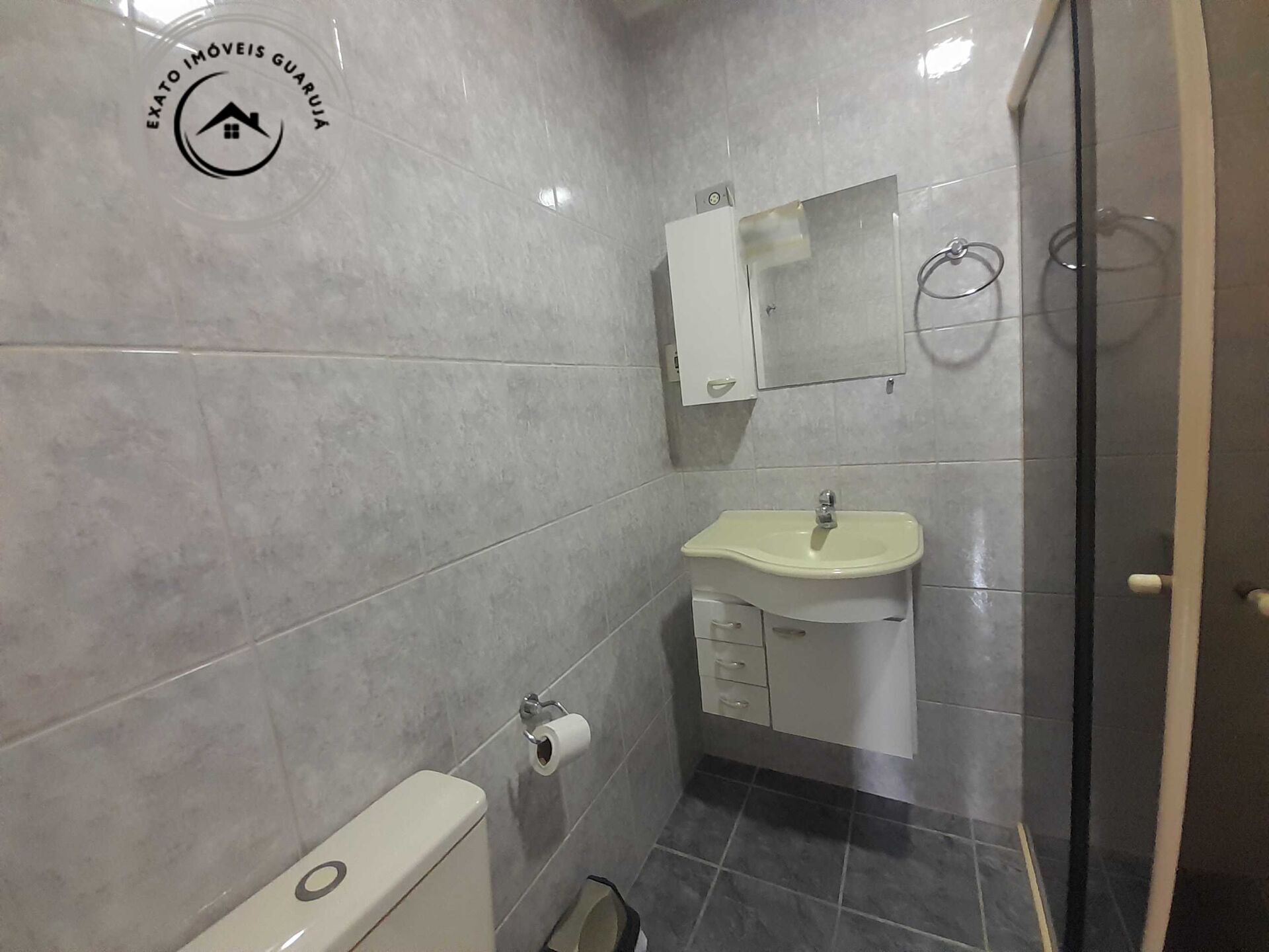Apartamento de 03 dormitórios para locação anual na Praia da Enseada. - foto 11
