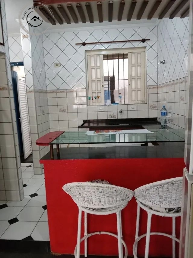 Sobrado à venda de 03 dormitórios em condomínio fechado na Praia da Enseada. - foto 2