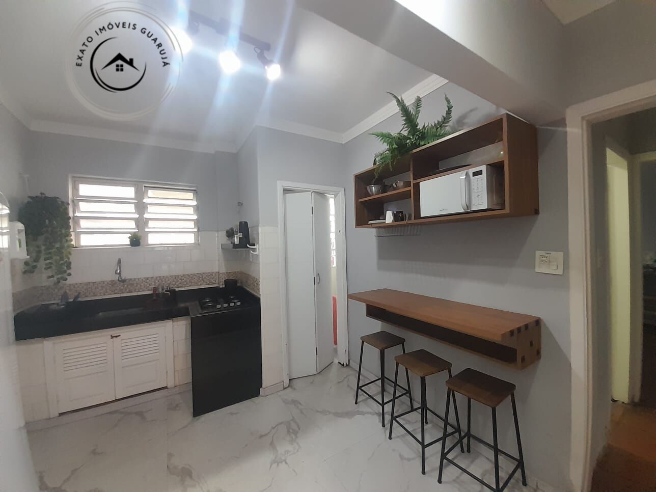 Apartamento Padrão de 02 dormitórios para venda na Praia da Enseada. - foto 3