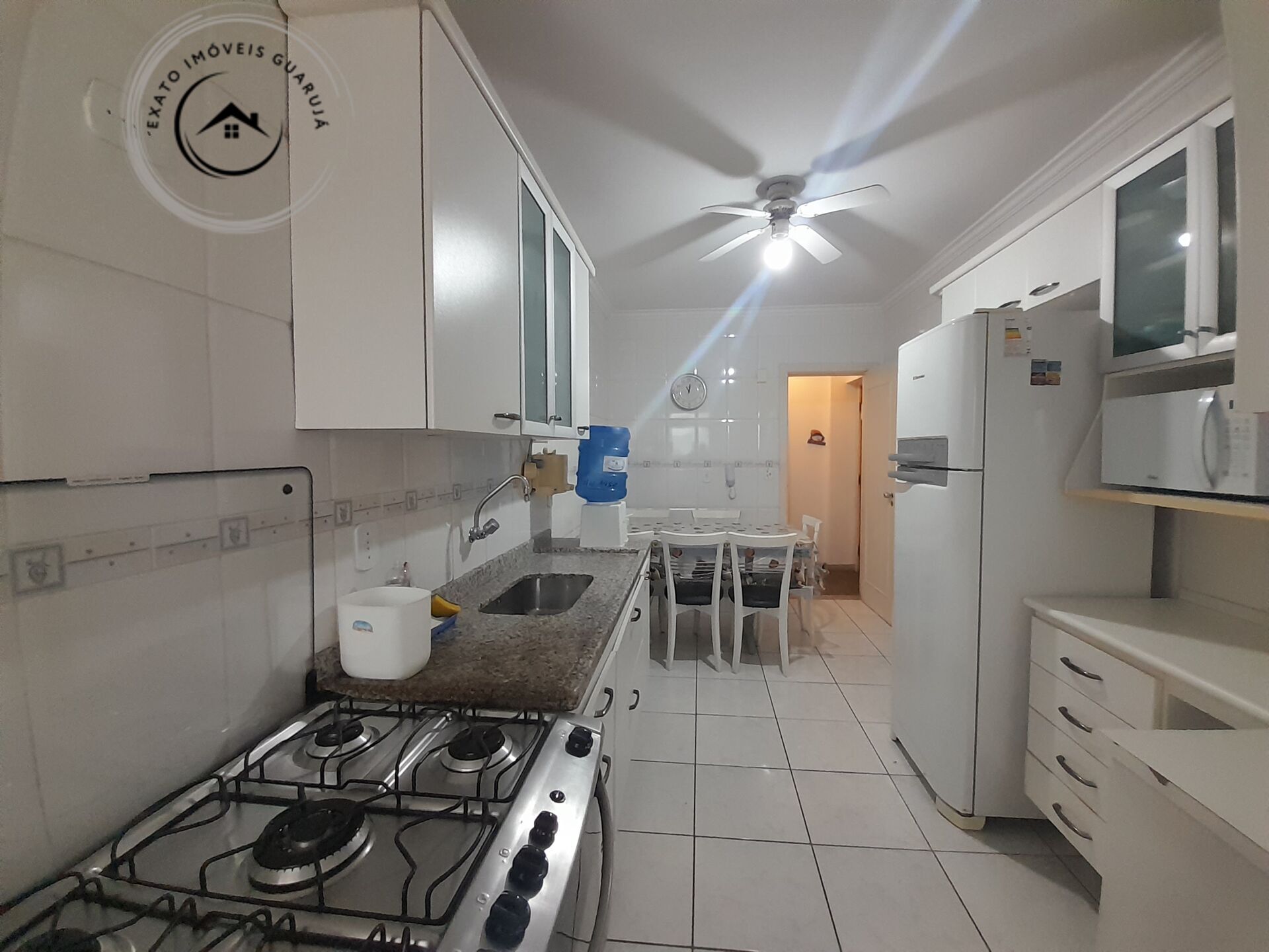 Apartamento Padrão de 03 dormitórios para locação anual na Praia da Enseada. - foto 29