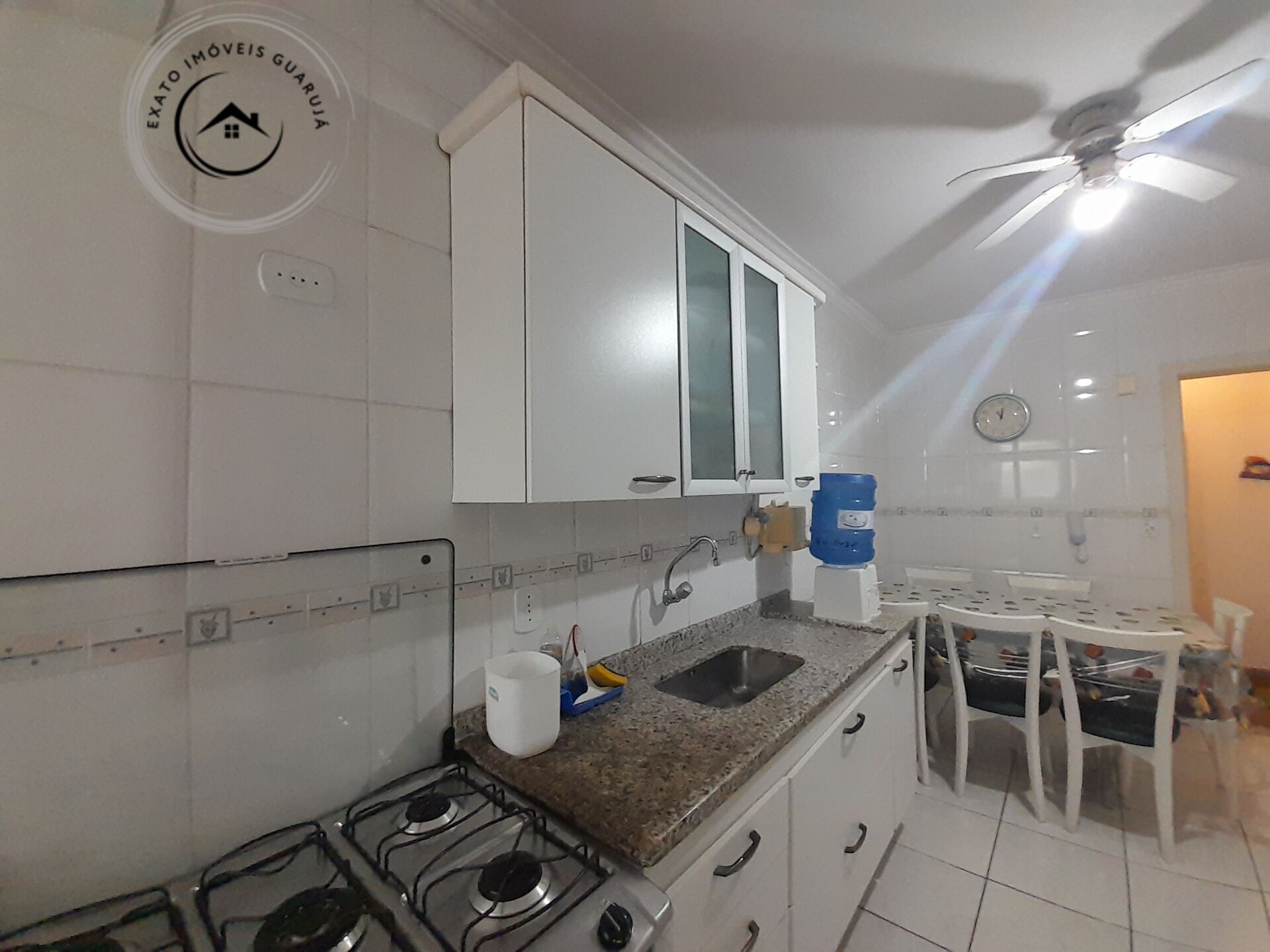 Apartamento Padrão de 03 dormitórios para locação anual na Praia da Enseada. - foto 31