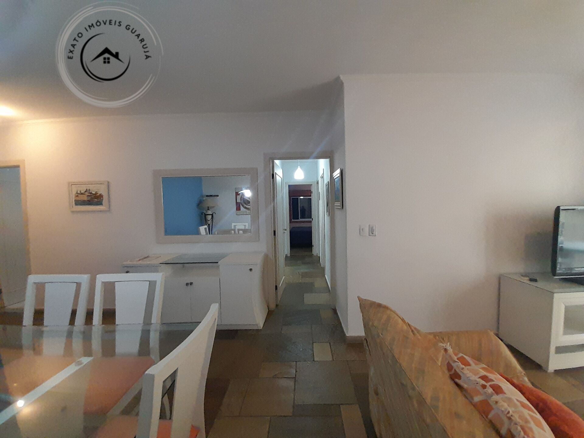 Apartamento Padrão de 03 dormitórios para locação anual na Praia da Enseada. - foto 11