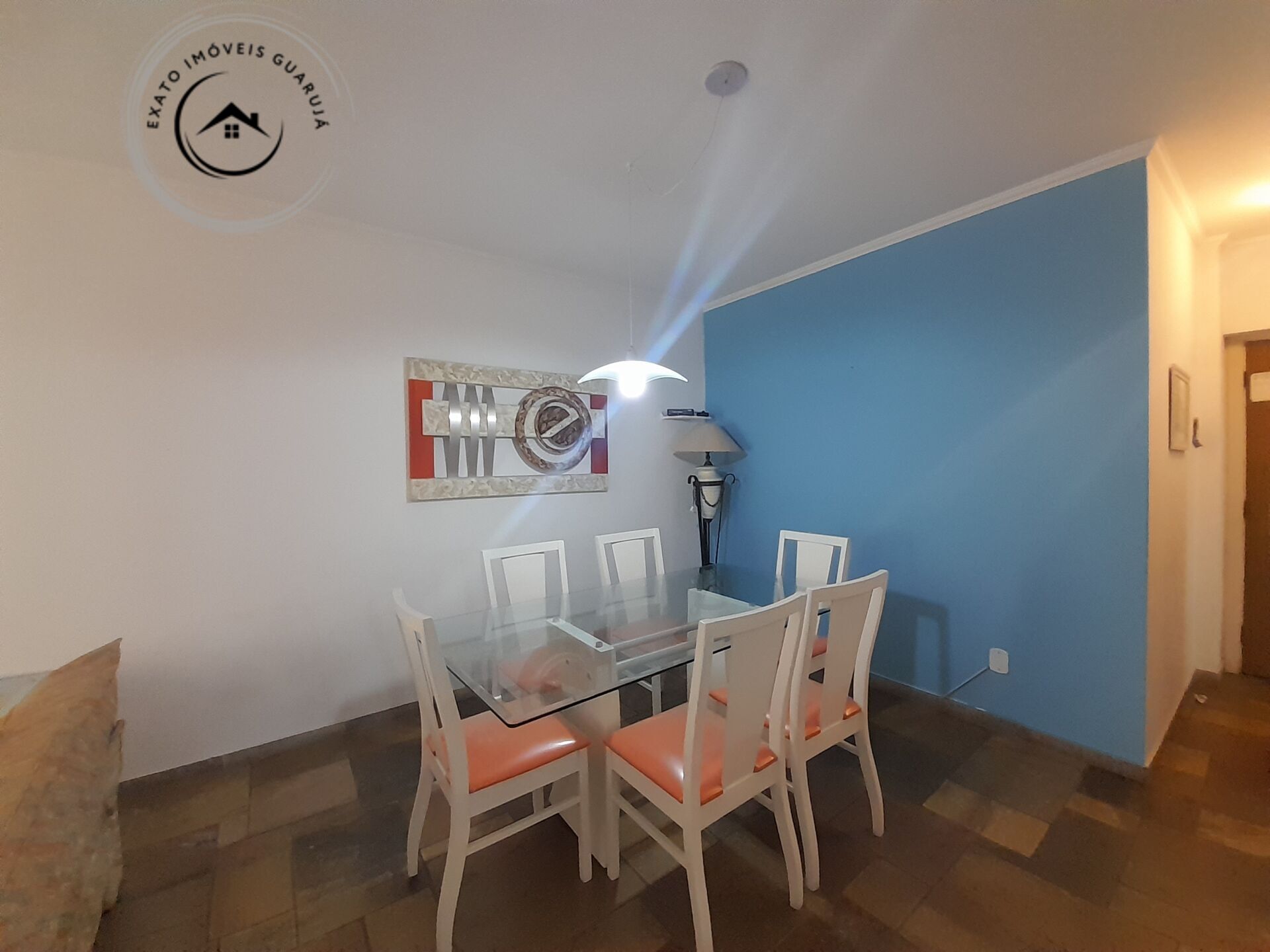 Apartamento Padrão de 03 dormitórios para locação anual na Praia da Enseada. - foto 6