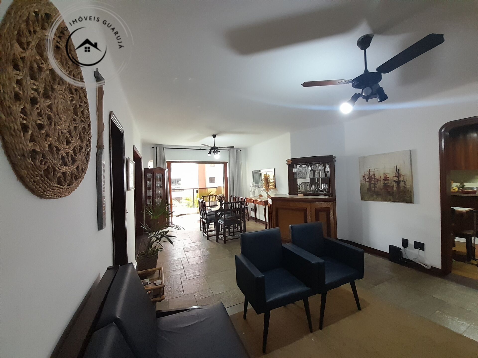 Apartamento Padrão de 03 dormitórios para venda na Praia da Enseada. - foto 4