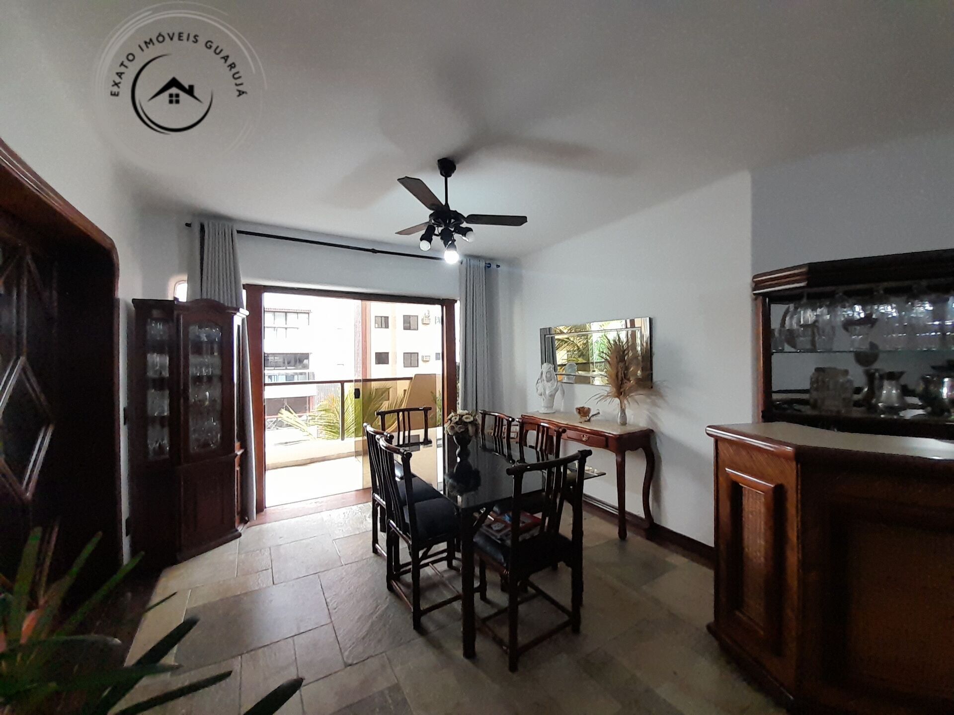 Apartamento Padrão de 03 dormitórios para venda na Praia da Enseada. - foto 2
