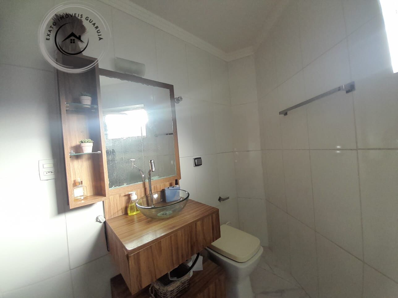 Apartamento Padrão de 02 dormitórios para locação anual na Praia da Enseada. - foto 27