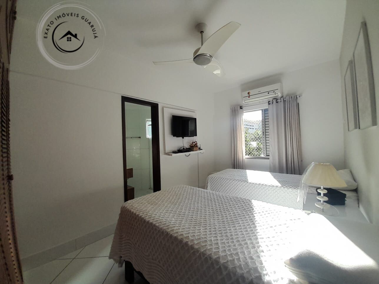 Apartamento Padrão de 02 dormitórios para locação anual na Praia da Enseada. - foto 24