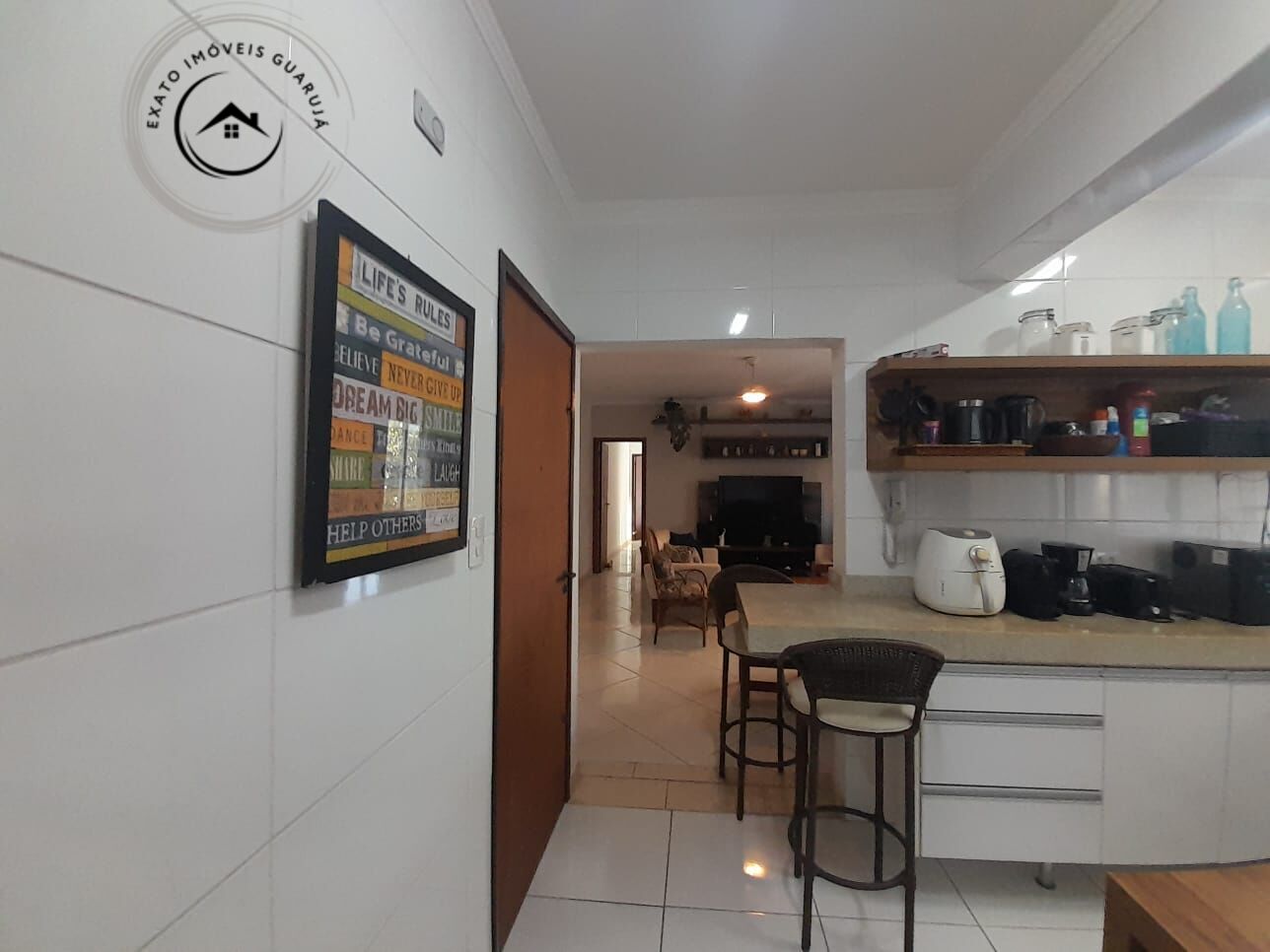 Apartamento Padrão de 02 dormitórios para locação anual na Praia da Enseada. - foto 7
