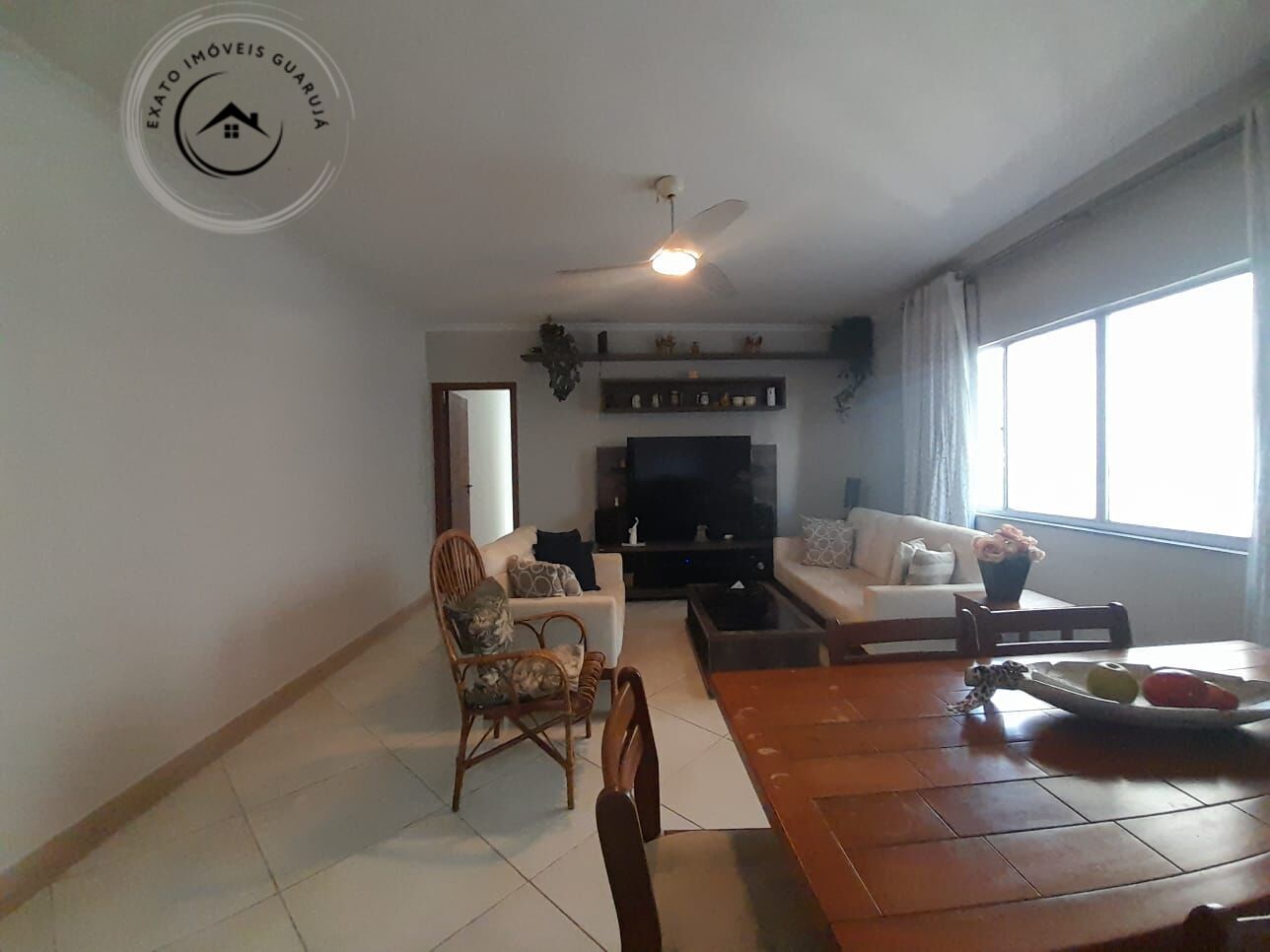 Apartamento Padrão de 02 dormitórios para locação anual na Praia da Enseada. - foto 3