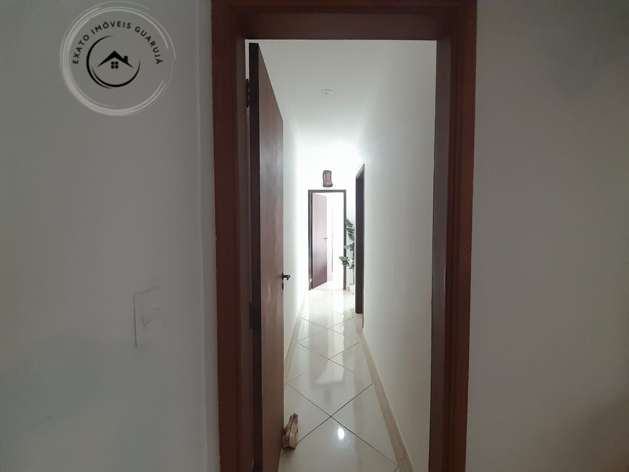 Apartamento Padrão de 02 dormitórios para locação anual na Praia da Enseada. - foto 16