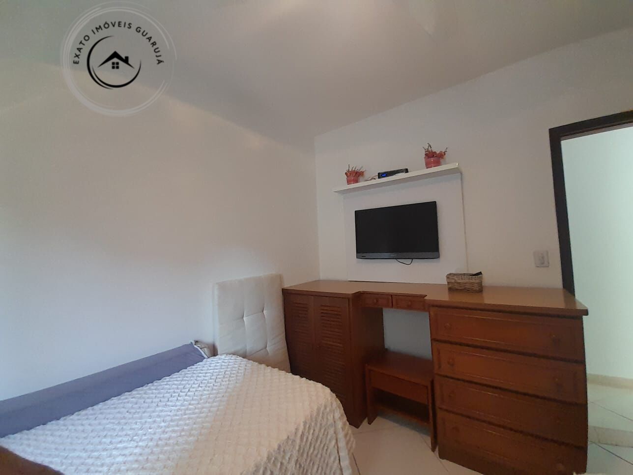 Apartamento Padrão de 02 dormitórios para locação anual na Praia da Enseada. - foto 19