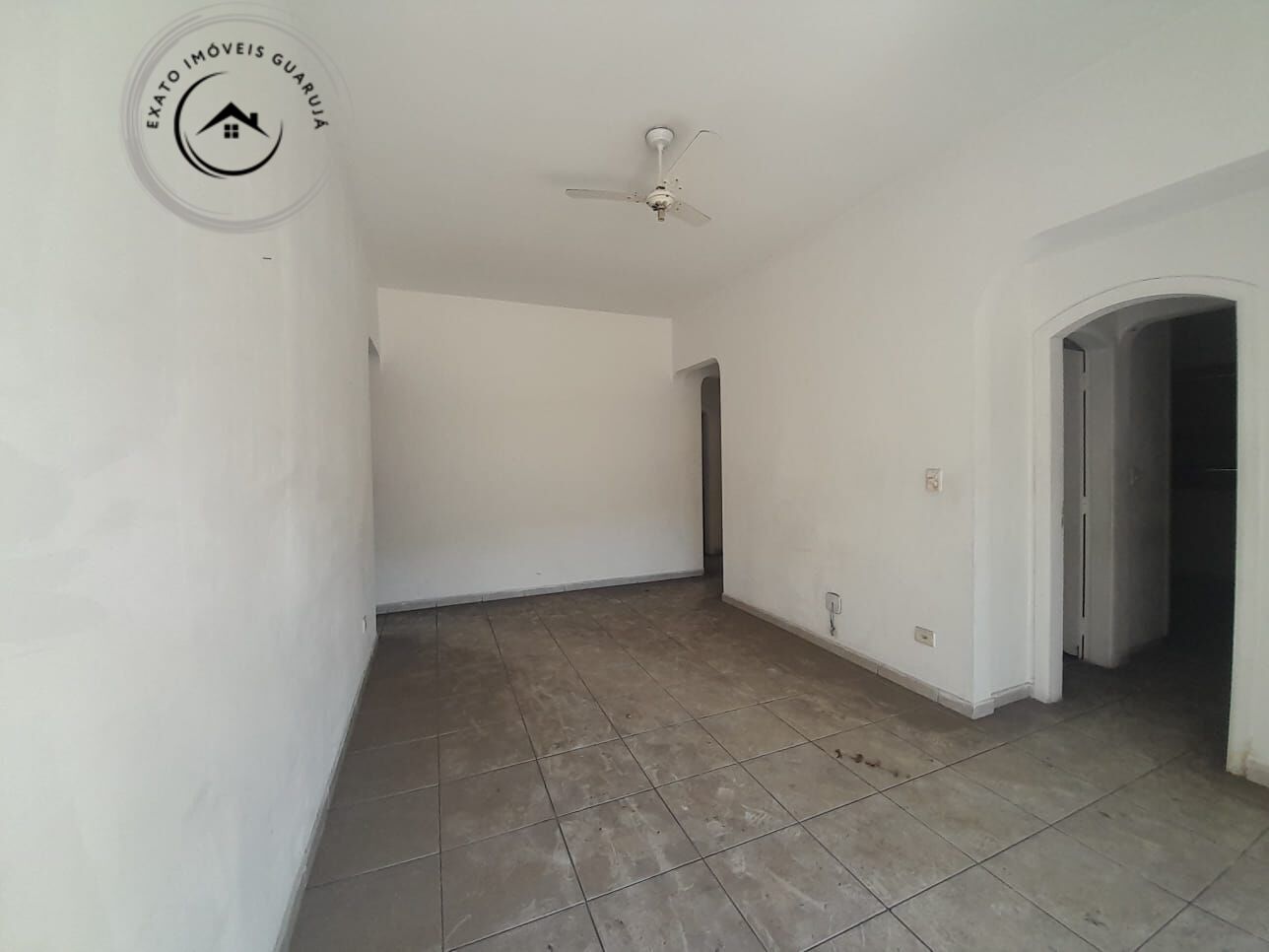 Apartamento Padrão de 03 dormitórios para venda na Praia da Enseada. - foto 2