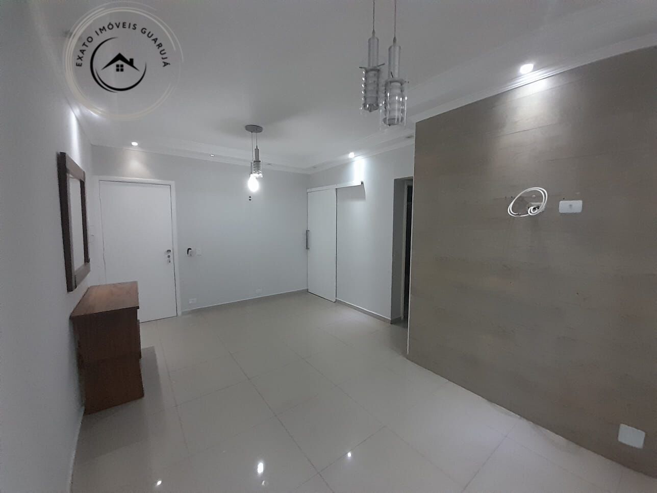 Apartamento Padrão de 03 dormitórios para venda na Praia da Enseada. - foto 4