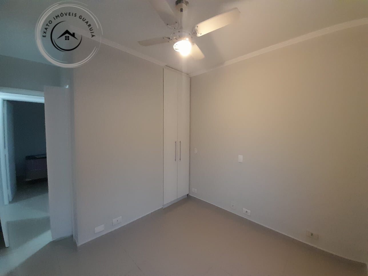 Apartamento Padrão de 03 dormitórios para venda na Praia da Enseada. - foto 12