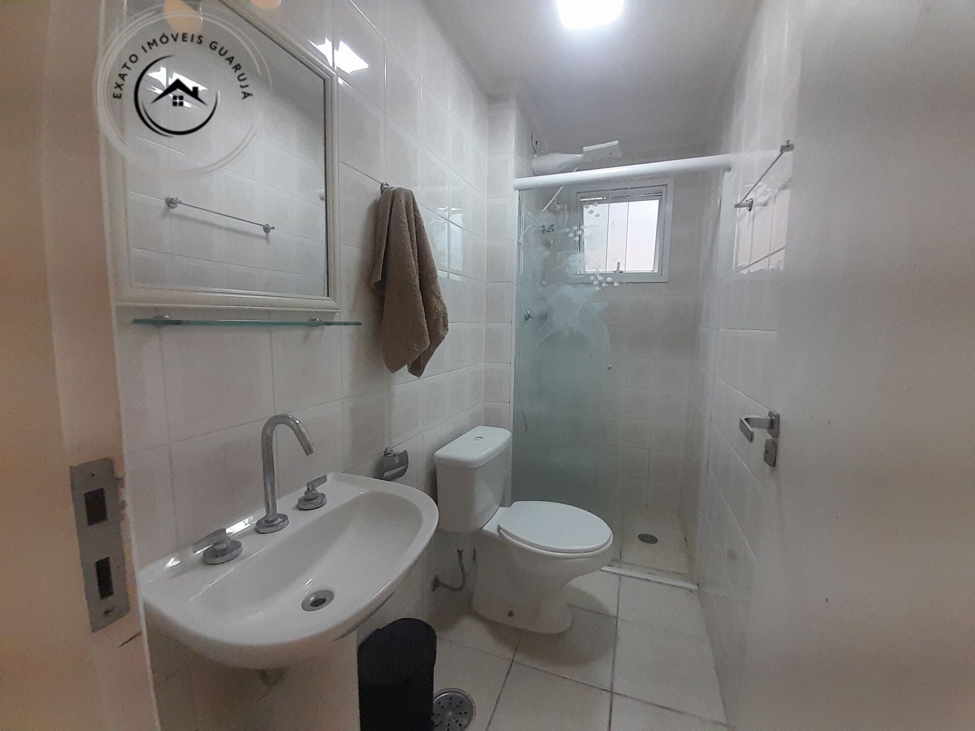 Apartamento padrão de 02 dormitórios para locação anual na p