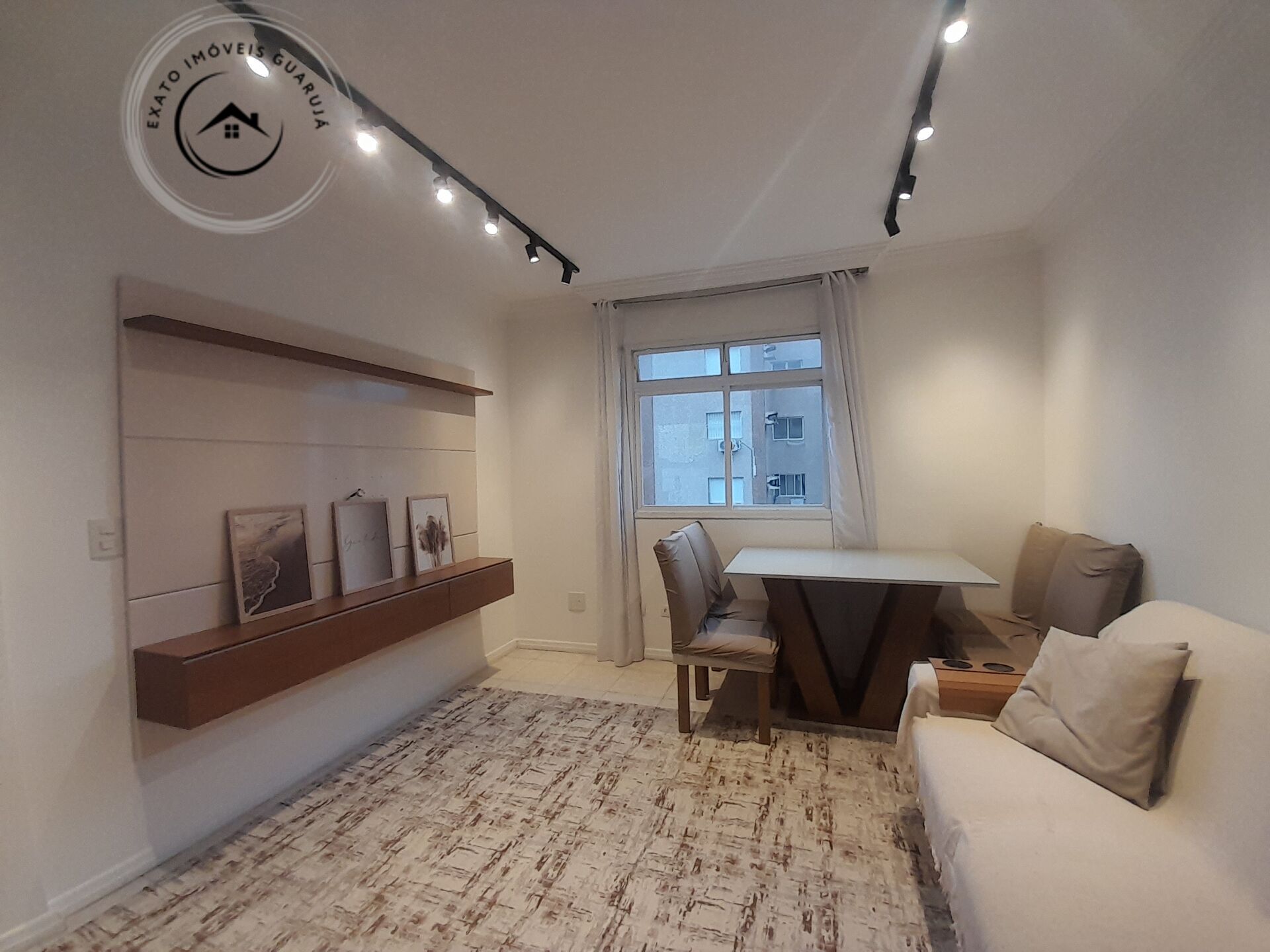 Apartamento padrão de 02 dormitórios para locação anual na p