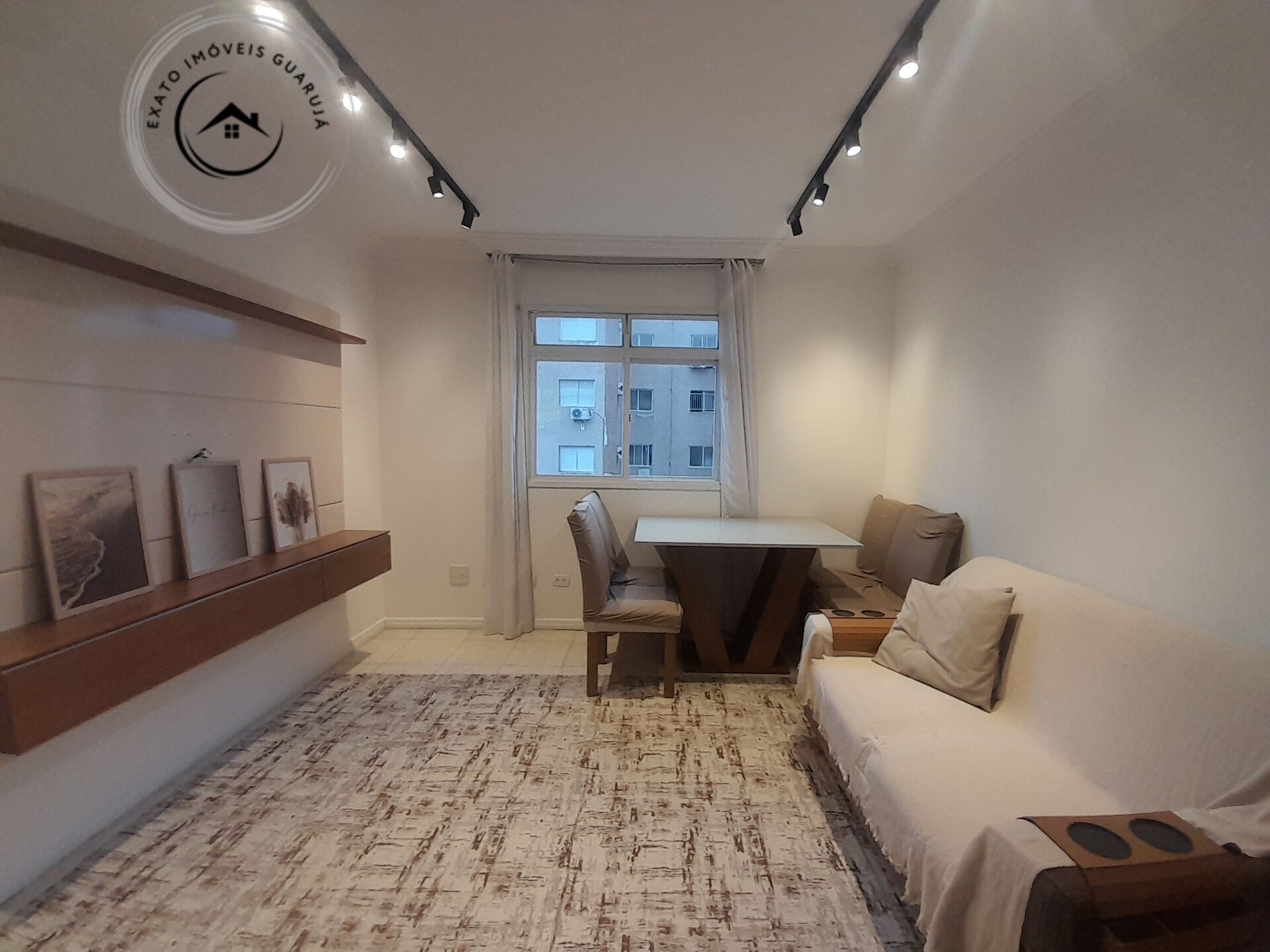 Apartamento padrão de 02 dormitórios para locação anual na p