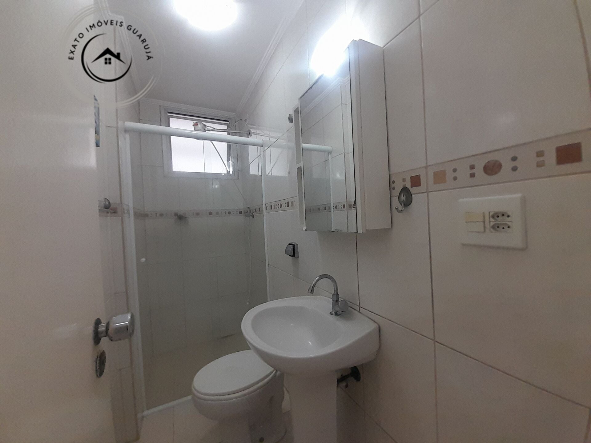Apartamento padrão de 02 dormitórios para venda nas pitangue