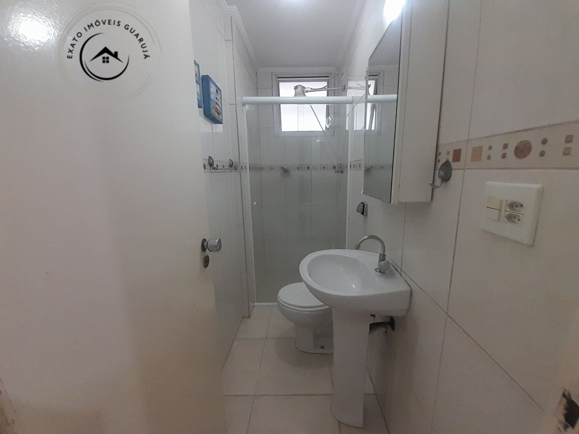 Apartamento padrão de 02 dormitórios para venda nas pitangue