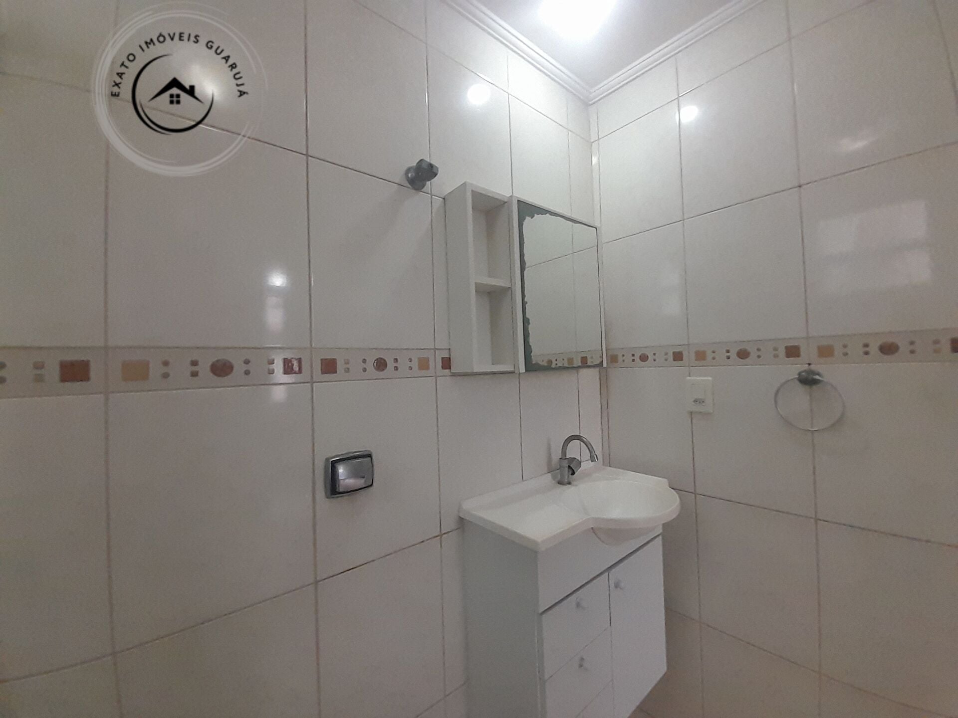 Apartamento padrão de 02 dormitórios para venda nas pitangue