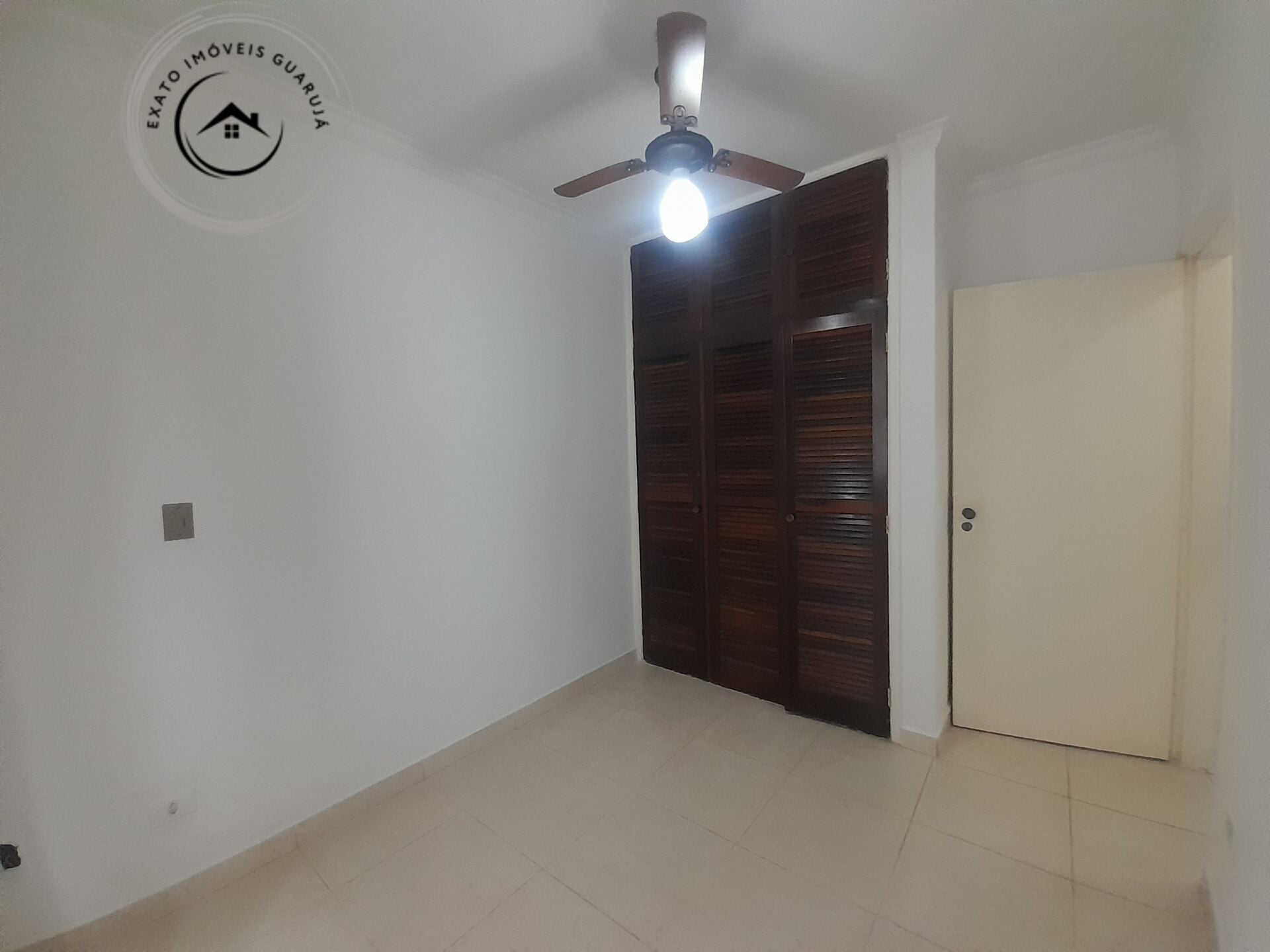 Apartamento padrão de 02 dormitórios para venda nas pitangue