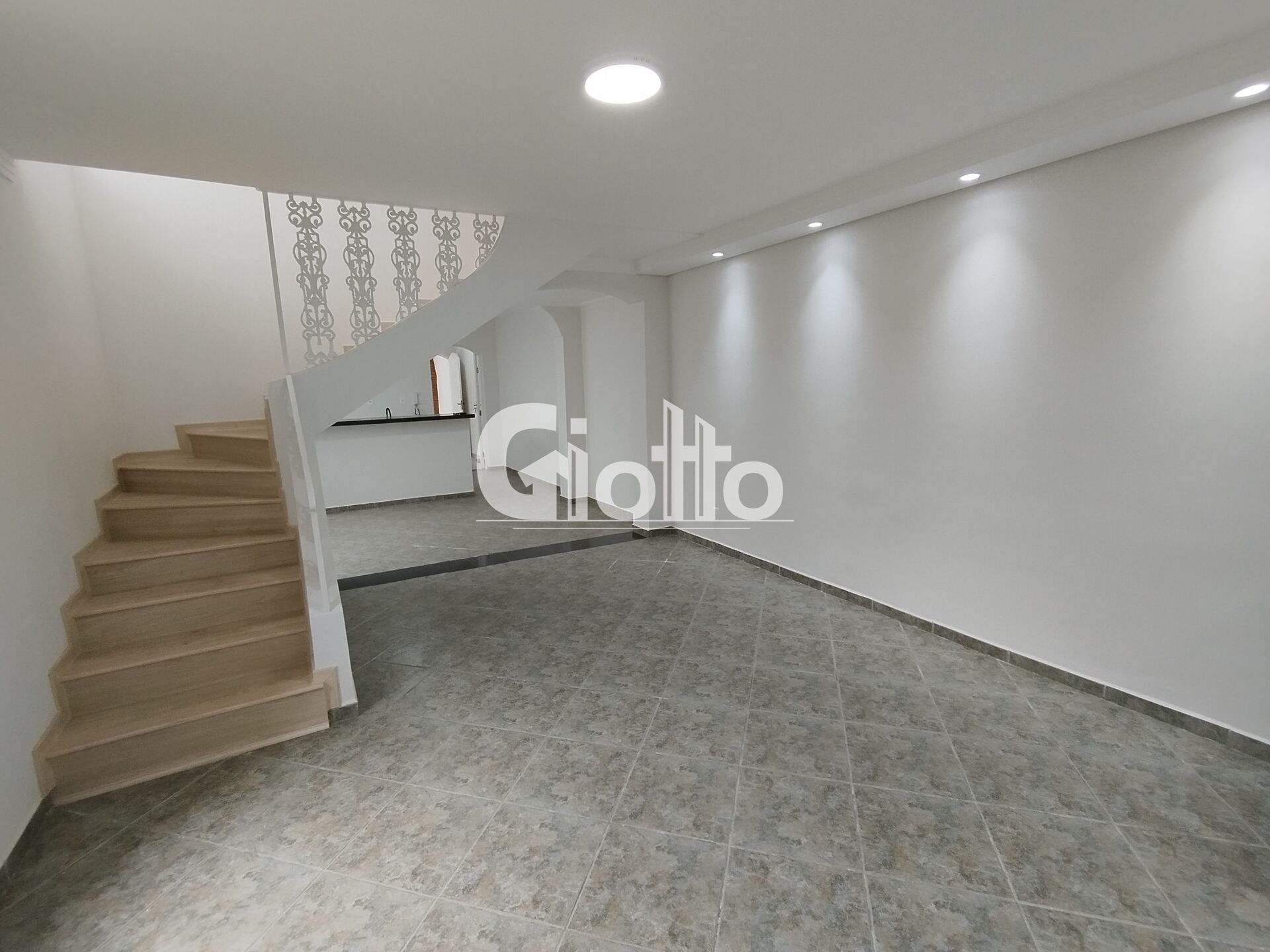 Casa à venda no Centro de Mogi das Cruzes/SP, 132m² 3 suítes