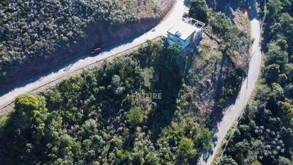 Terreno à venda no bairro Albuquerque em Teresópolis/RJ