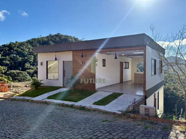 Casa à venda no bairro Albuquerque em Teresópolis/RJ