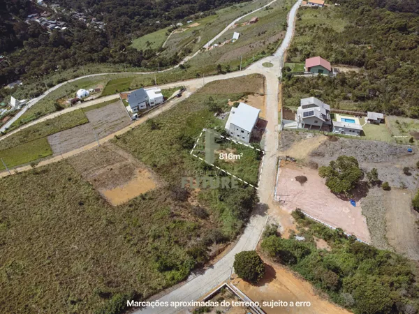 Terreno à venda no bairro Pessegueiros em Teresópolis/RJ