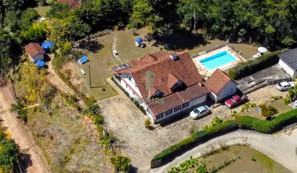 Casa à venda no bairro Três Córregos - Teresópolis/RJ