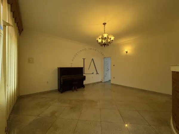 Casa à venda no bairro Pedregulho em Guaratinguetá/SP