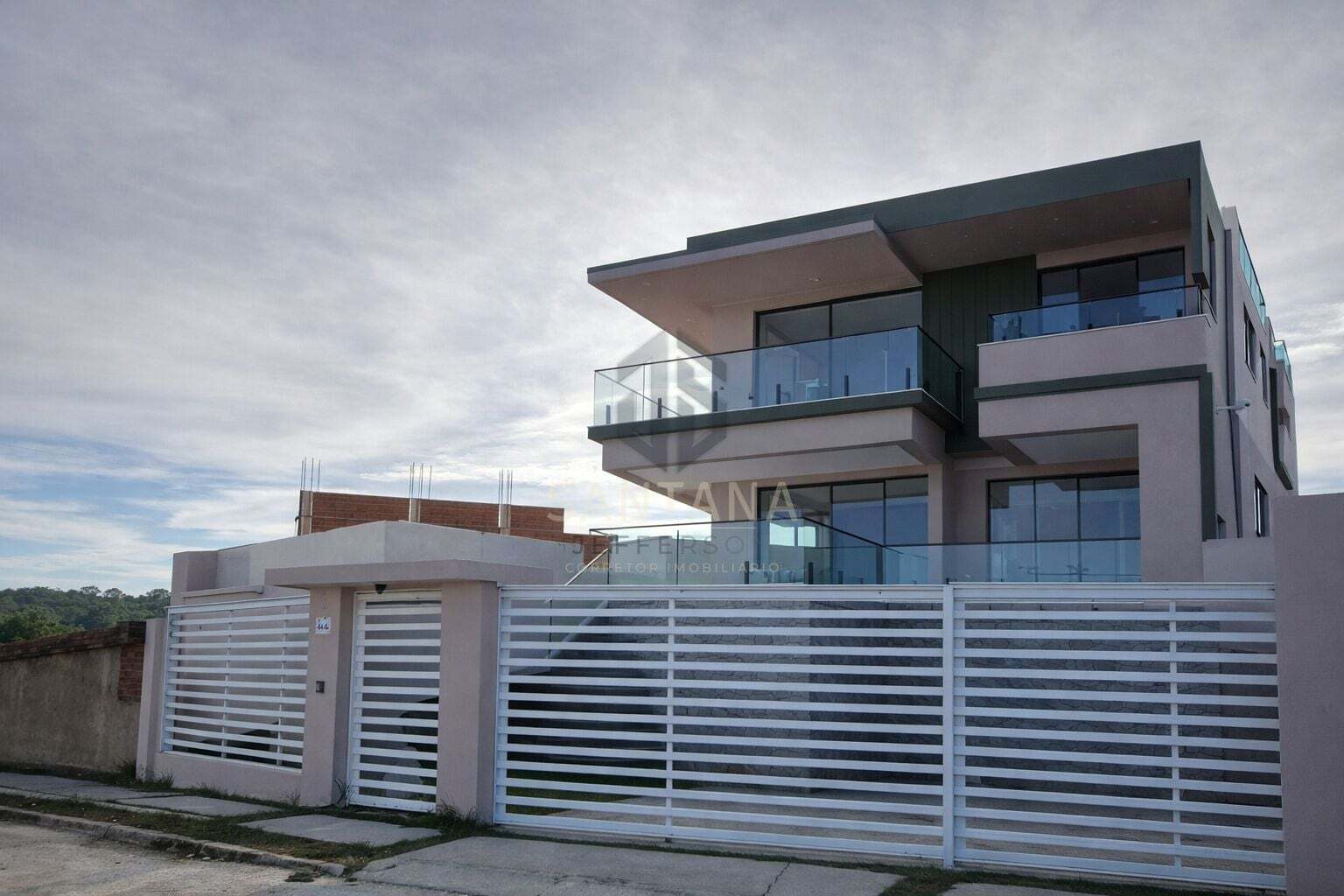 Casa, 3 quartos, 274 m² - Foto 1
