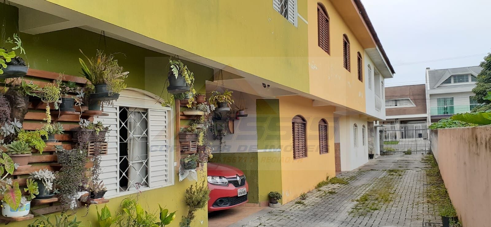Casa à venda com 3 quartos, 1 suíte, 1 vaga e 140m² no Cajuru, Curitiba (PR) — foto 2 de 11