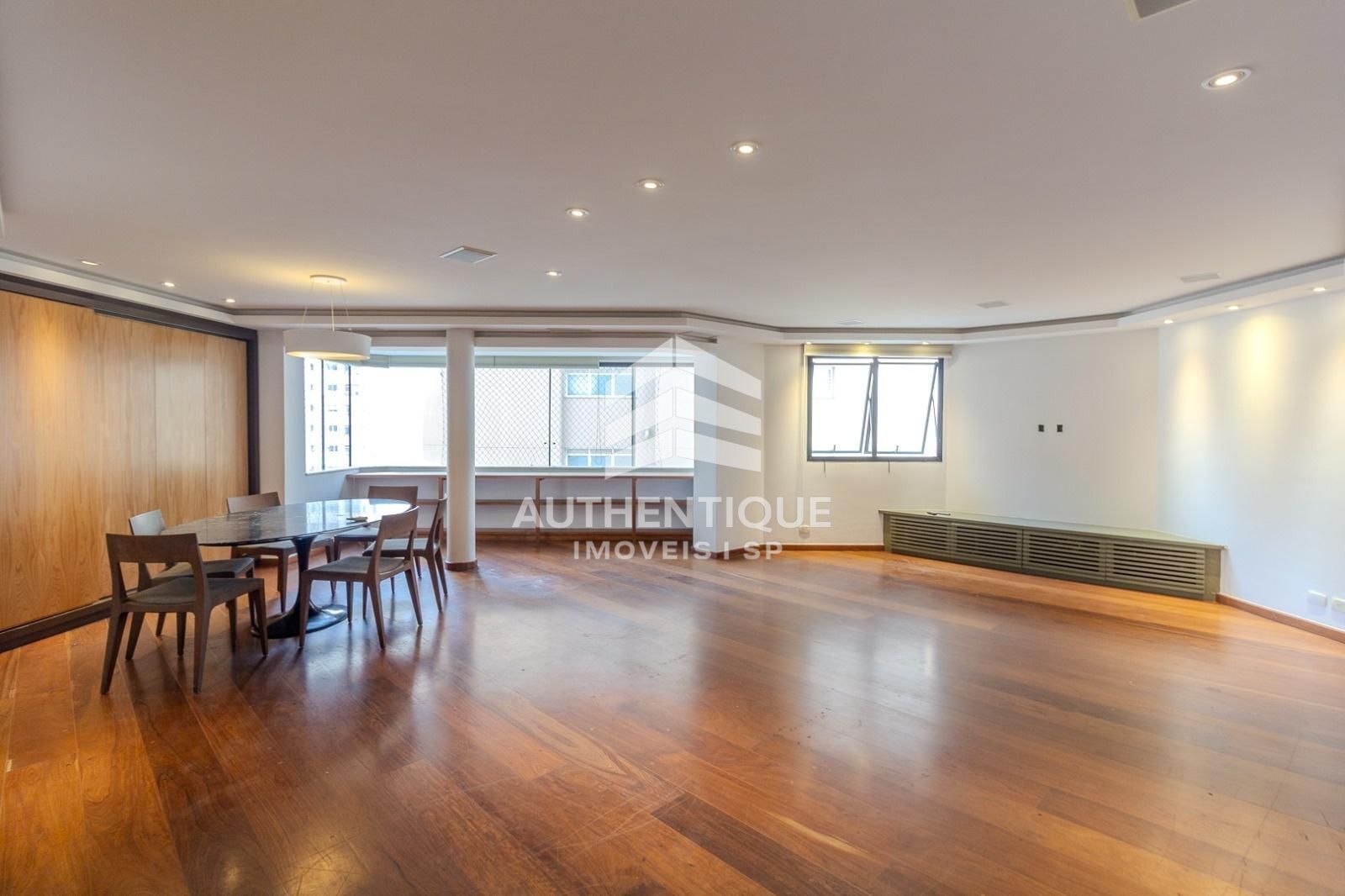 Apartamento, 3 quartos, 168 m² - Foto 2