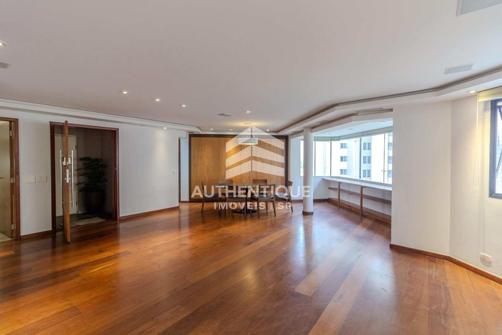 Apartamento, 3 quartos, 168 m² - Foto 1