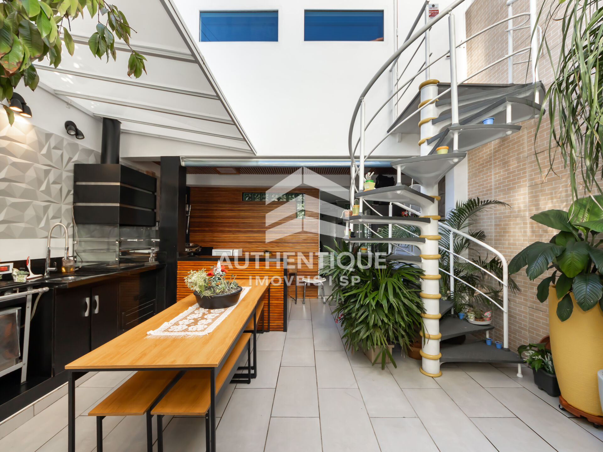 Casa, 3 quartos, 231 m² - Foto 1