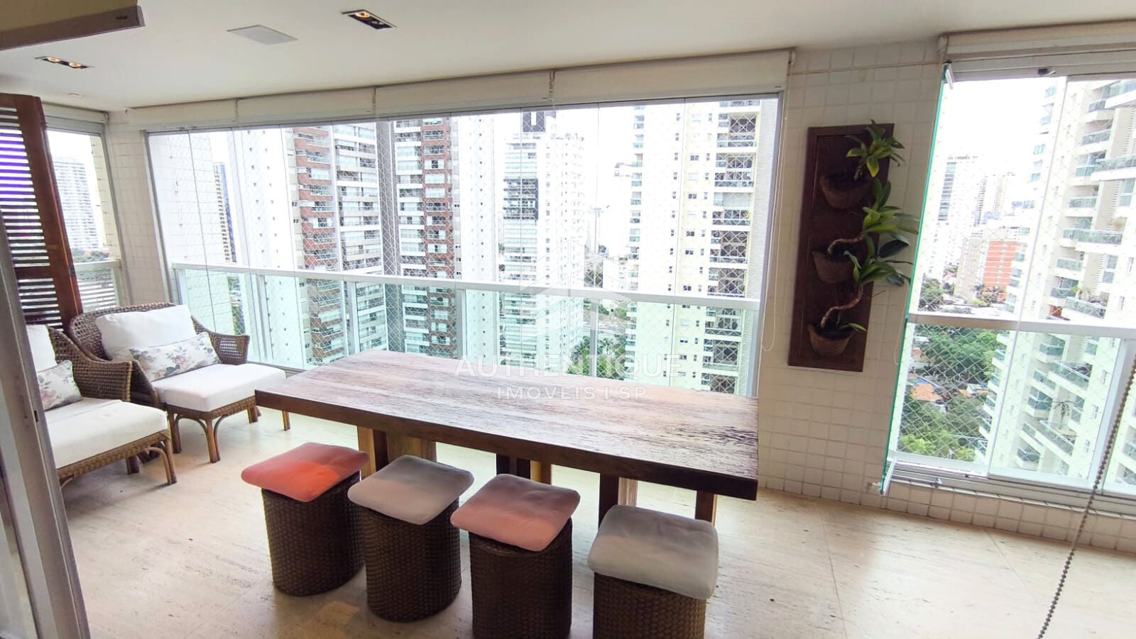 Apartamento, 3 quartos, 161 m² - Foto 1
