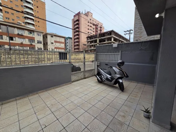 Casa com 2 quartos, 100 m², à venda na Guilhermina, Praia Grande
